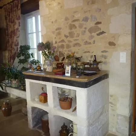 Le Petit Manoir Bed & Breakfast *