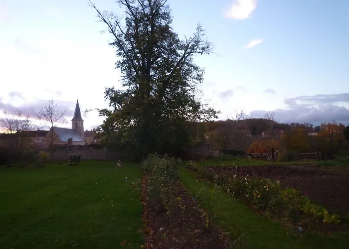 Le Petit Manoir Bed & Breakfast